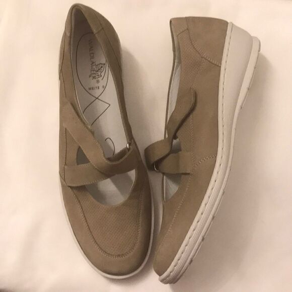 WALDLAUFER BEIGE WALKING SHOES.  NEW - Picture 1 of 7